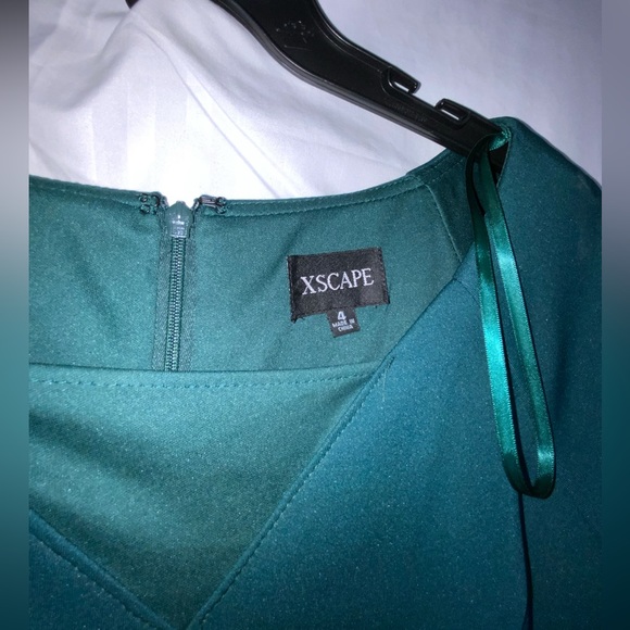 Long Sleeve Emerald Green Maxi Dress - Picture 7 of 10